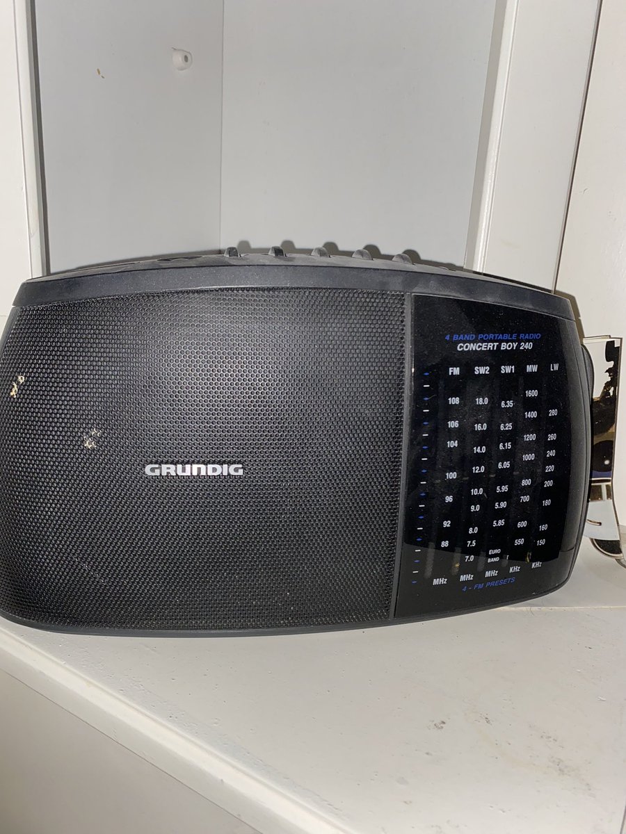 martinnolan29's tweet photo. @ThatDavidHarper 5am news sounding fantastic on long wave https://t.co/rukBShu5tG