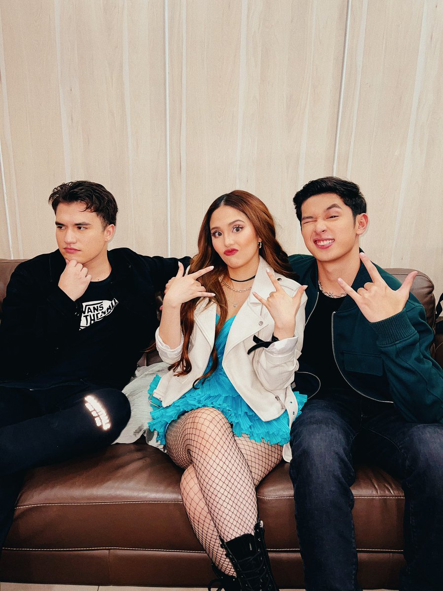 jaydaavanzado's tweet photo. ready to rock 😎🤘🏻 @AljonMendoza_ @markusrpaterson @Black_SheepPH #TeenClashSeries #HIHAllAccessConcert https://t.co/0HpmS4x85x