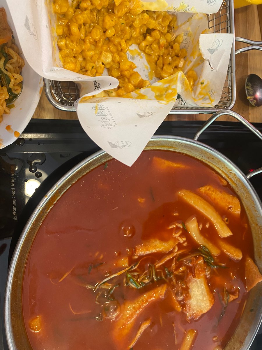779133's tweet photo. 언제와도 맛있는 청년다방! 오랜만에 떡볶이파티 #청년다방 #노은역맛집#지족동맛집#떡볶이맛집#떡볶이그램#통큰커피#youngdabang https://t.co/tnMsHgzojC
