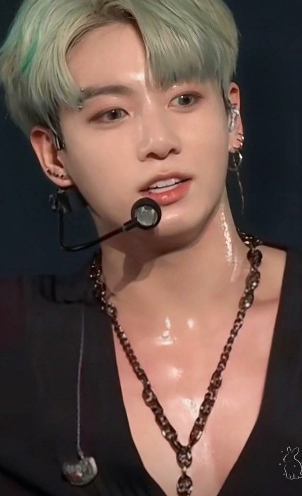 kookieb20471252's tweet photo. Jungkook is so hot 🥵

I vote for #Jungkook of @BTS_twt for #AudacyAOTS Artist of the Summer https://t.co/0HOhgTpkSS