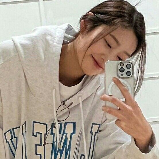 thisisnayz's tweet photo. hai guys, I'm back https://t.co/yYMmdDvpHI
