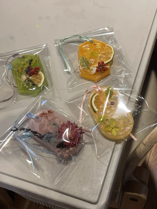 植物園、アロマワックスバーなるもの作れて楽しかった。ピンクキスの香りで作りました。涼しいし空気が美味しい 