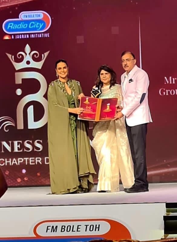 SunbeamBhagwan1's tweet photo. Sunbeam gets another feather in the cap:
Having contested with the best schools of international standard, Dr.Deepak Madhok &amp; Ms. Bharti Madhok , Chairman and Director, Sunbeam Group of Educational Institutions, Varanasi proudly receive Excellence in Edupreneurship Award- 2022 https://t.co/OhuSpORQYQ