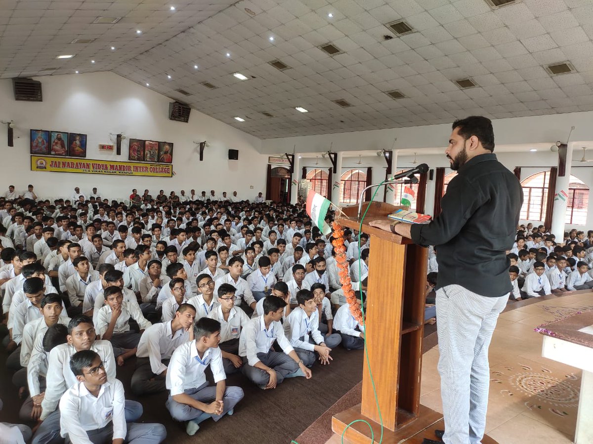 abvpforkanpur's tweet photo. अखिल भारतीय विद्यार्थी परिषद कानपुर पश्चिम जिले द्वारा चलाए जा रहे सदस्यता अभियान की कुछ झलकियां... जिसमे प्रमुख रूप से प्रांत सहमंत्री श्री बलराम द्विवेदी जी और प्रांत संगठन मंत्री श्री अंशुल विद्यार्थी जी रहे ।।

#Joinabvpkanpur #JoinABVP https://t.co/fLFylR2AUd