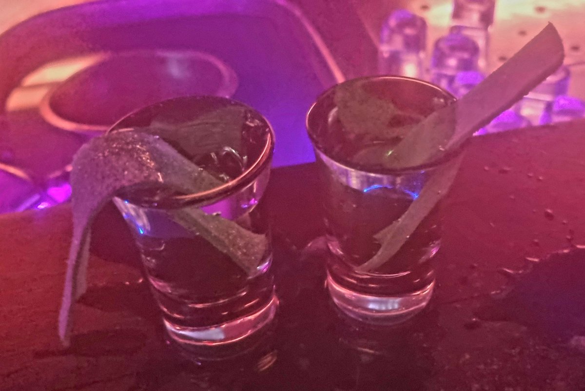 grietje2306's tweet photo. Zo. We liggen. Weltrusten! 😂
#Noorderzon #Groningen #Twister #DeDrieGezusters #Donovans #HetFeest #KleinAmsterdam #Shotjesbar https://t.co/Cgg5joJjeK