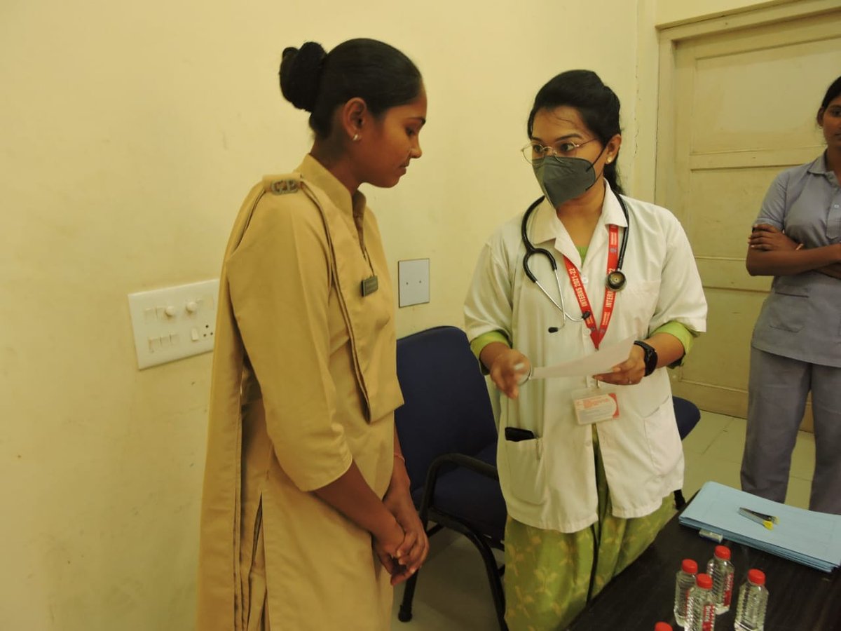 Vadcitypolice's tweet photo. @dgpgujarat 

#VadodaraCityPolice #sarvarcamp #medicalcamp #vadodaracity #Vadodara #baroda https://t.co/GF519HL0mp