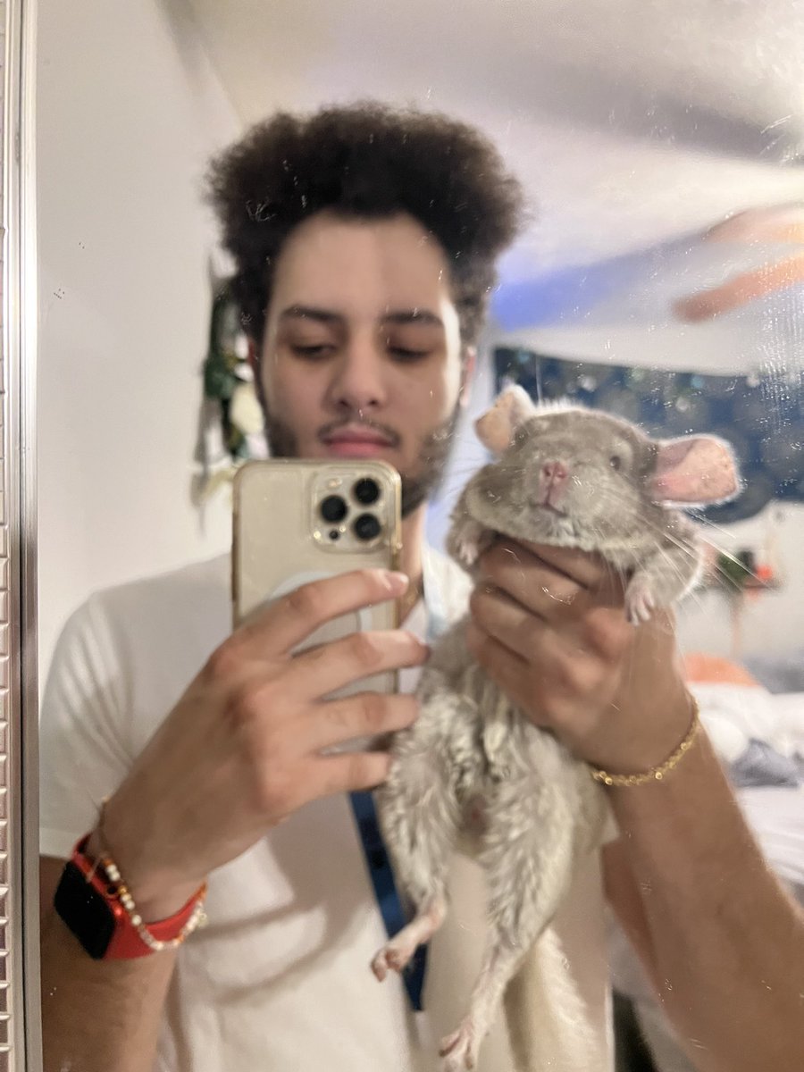 lightskinsos's tweet photo. All Animals love me 🤷‍♂️ https://t.co/eoGL5R4LZo