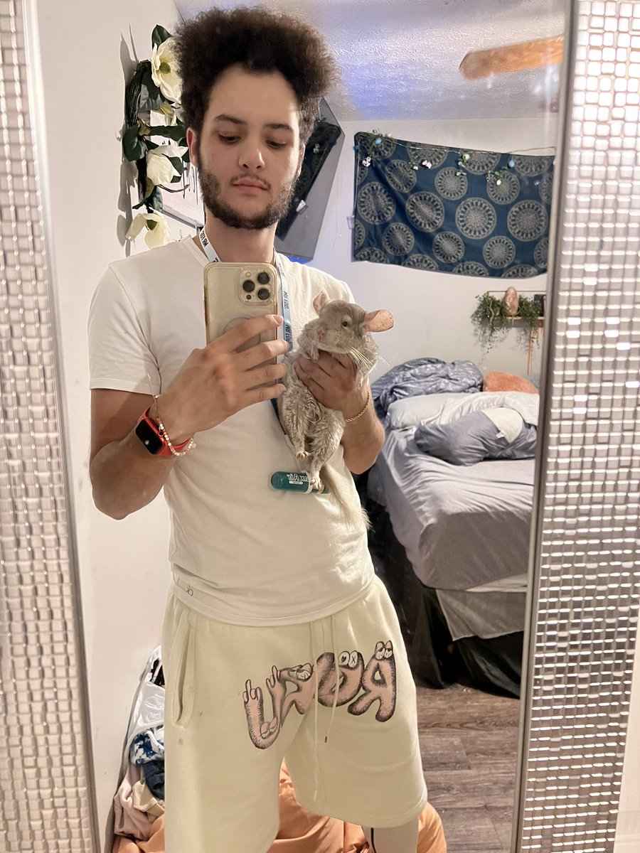 lightskinsos's tweet photo. All Animals love me 🤷‍♂️ https://t.co/eoGL5R4LZo