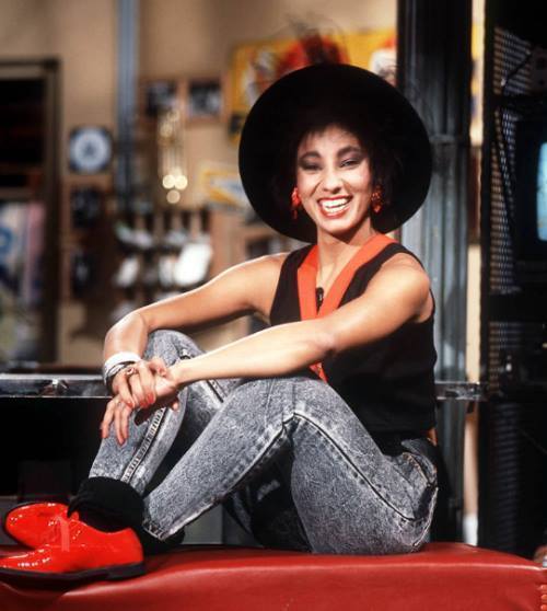 TheRealAJ_'s tweet photo. Happy birthday to my favorite MTV VJ @DTJB! I celebrate her birthday every year on August 27th! I've been watching Julie since #ClubMTV! She was a great host! I still "Wubba wubba wubba" with her today listening to @SIRIUSXM #90son9! 🎂🥳🎉🎈🎁 #DowntownJulieBrown #DTJB https://t.co/Ur3aL0lpw5