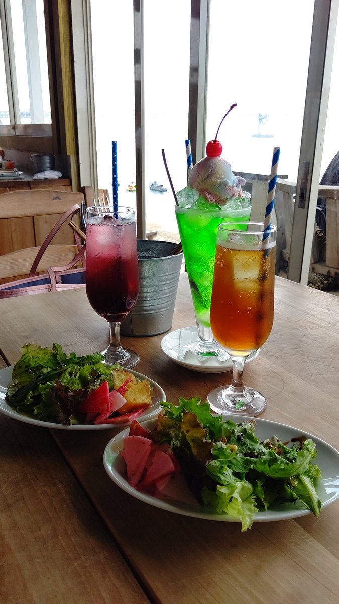 Chizu_Nanacy's tweet photo. 今日のランチはお友達と海の見えるカフェへ
パエリア美味しかったー💕
#NOCEAN https://t.co/7j6Cz3rBdw
