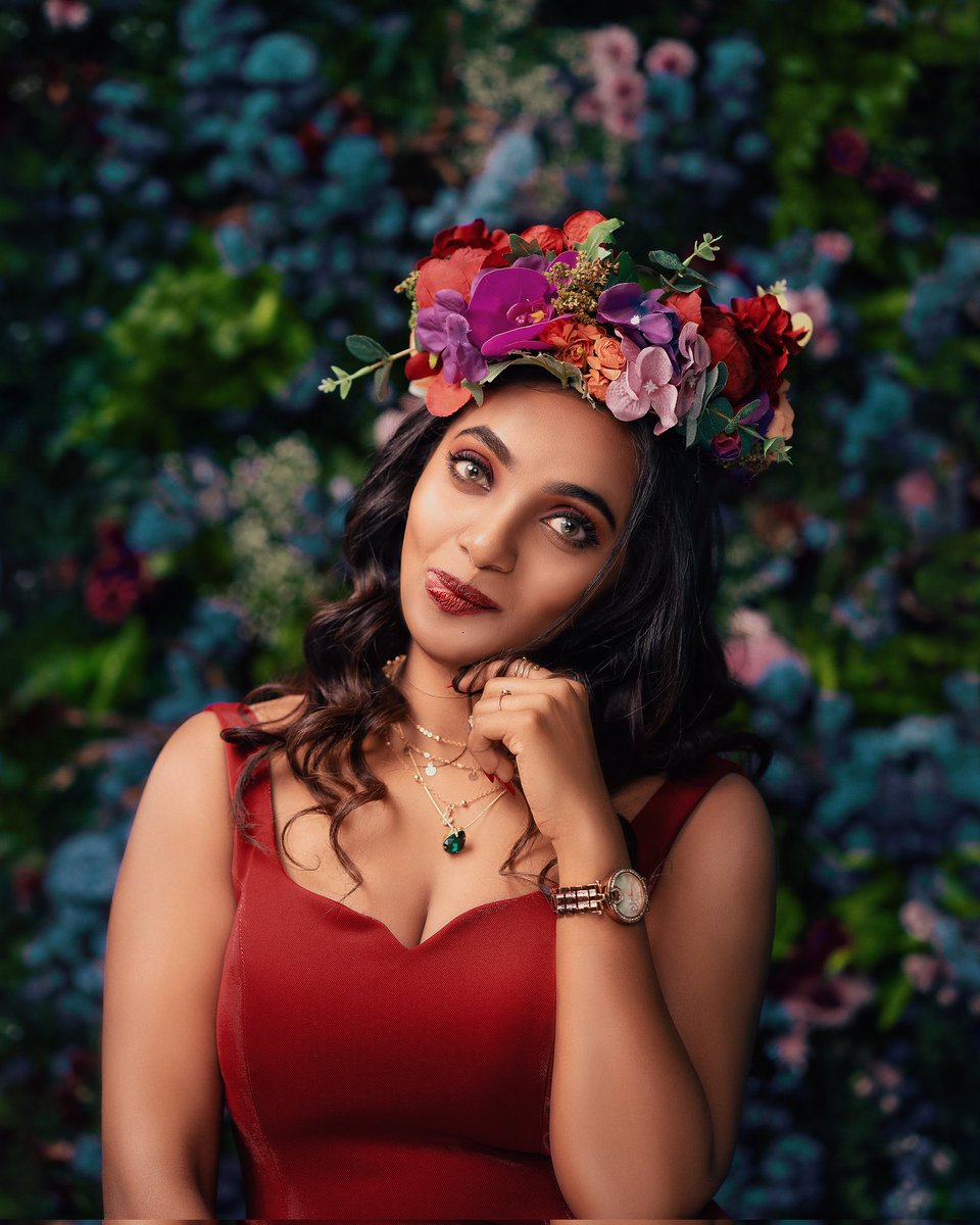 tamilmemess's tweet photo. Ravishing in red ♥️
Actress @IamRetha_here #Retha 🤩 https://t.co/qKmq2CsTPN
