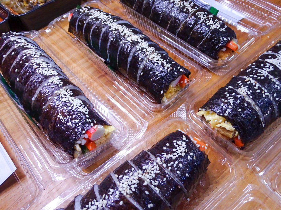 KokumaHq's tweet photo. Btw, ni la menu yg Korean guy ni selalu order. Kimchi Tuna Jiggae &amp; Kimbap. Masak Kimchi Jiggae ni pun guna Kimchi Napa yg Kokuma buat jgk ye. Nak order kimchi utk pos pun boleh

Dapatkn dkt Shopee:
https://t.co/HBnqBCdKfW https://t.co/6OerH94CUo