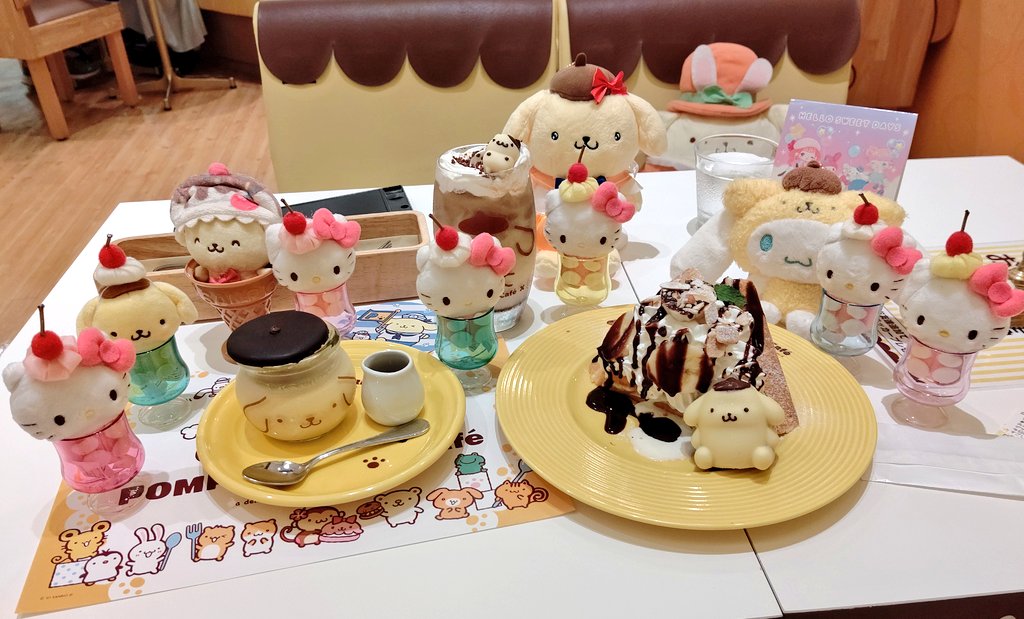 ka__t_y__'s tweet photo. 数年ぶりに、原宿のポムポムプリンカフェへ！ 大好きだった
「いっしょにおでかけ~♪ ポムポムプリン」が、今月いっぱいで終了との事で、食べ納めに！ 

#ポムポムプリンカフェ 
#pompompurincafe #ポムポムプリン #プリンくん #pompompurin https://t.co/rBPNg0qniG