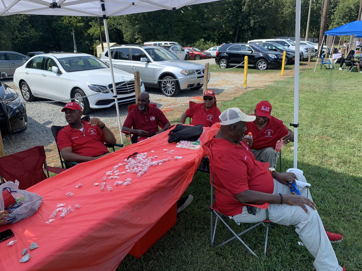 So1onupie's tweet photo. The Jackson TN Alumni Chapter of Kappa Alpha Psi Fraternity Inc. serving Crockett County residents. #kommunityservice #trainingforleadership♦️ #nupes #wework #kappas #togetherwearestronger #1911 https://t.co/kRvbUGfpSA
