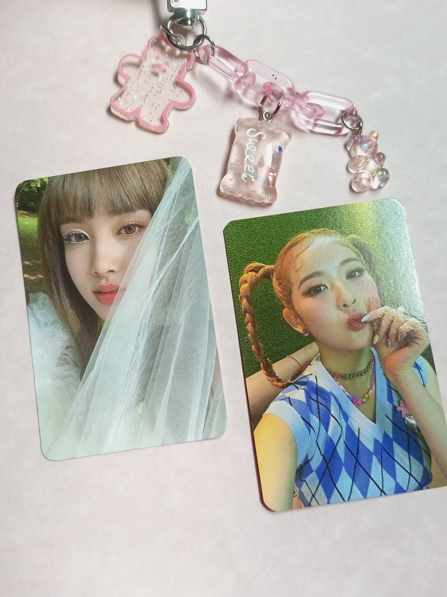 pinxk4rt's tweet photo. 🌷... wts lfb ph #pinxell

↪ yoon kurtina set 
— 300 php

dm or reply to claim ! 

rcbyt ! 
condi : mint
loc : cavite
mop : gcash
mod : sco or direct 

🌸 : stereotype staydom braids sieun pc type b stayc https://t.co/bxMgJkbnFL