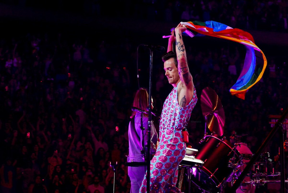 HLDTour's tweet photo. Harry Styles, live from Madison Square Garden.
#LoveOnTourNYC #Residency5
8.27.22

📸: @loutoinfinity https://t.co/M33PP56IS1