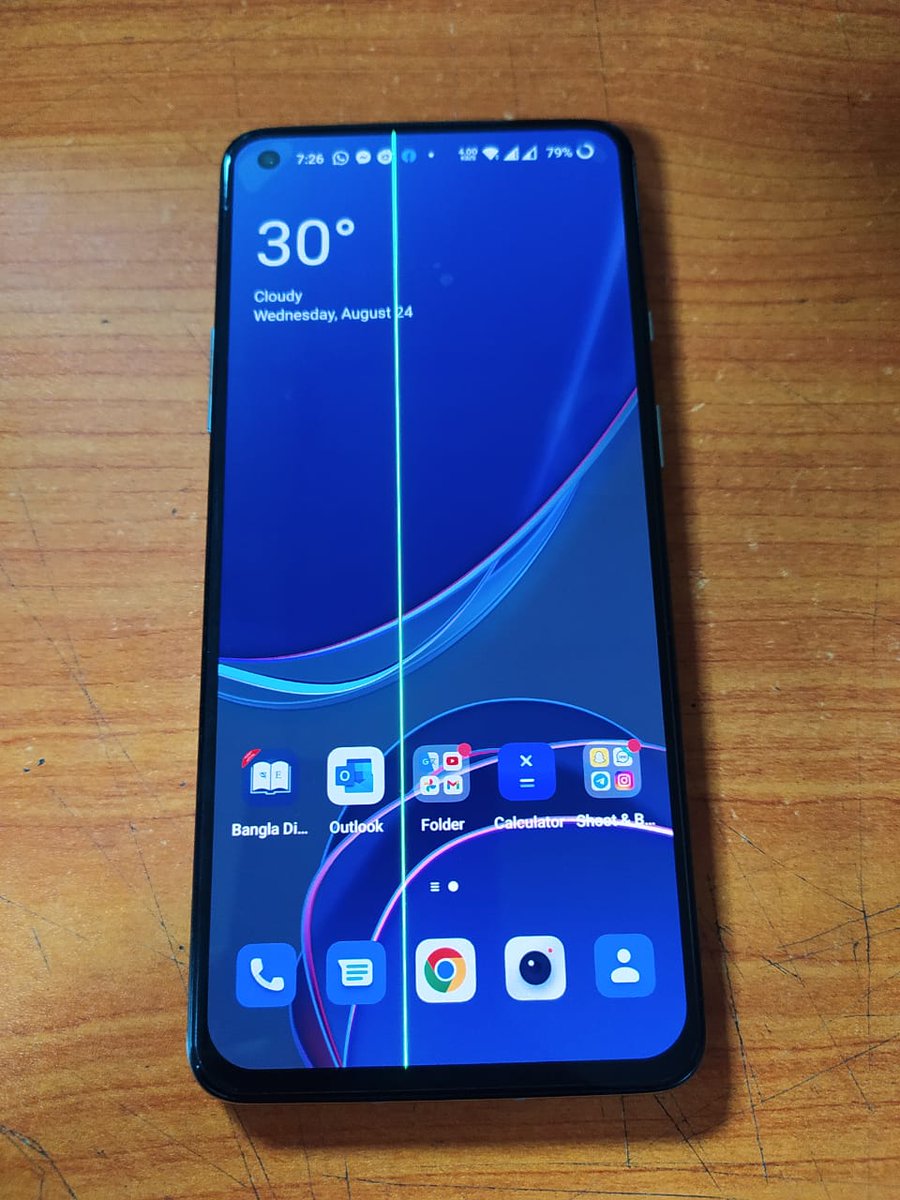 rahad6468's tweet photo. After updated Oxygen OS 12.1 my phone screen have green horizontal line 😭😭😭. How can I solve it??
Do not buy this brand mobile. Boycott this brand. 
Device Oneplus 8t https://t.co/6zgCPbOnPW