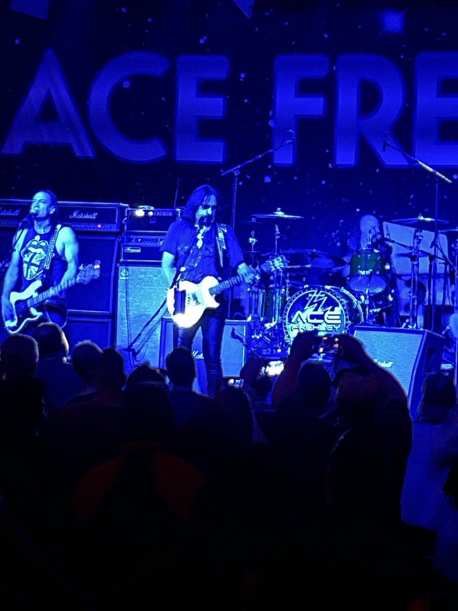 UTH_Band's tweet photo. Amazing show @flyingmonkeynh tonight! Headliner @ace_frehley &amp; Talismen cranked it up for a high energy crowd! Opening act @korerozzik was excellent also! @alicecooper @kiss @PaulStanleyLive @genesimmons need to check this group out! https://t.co/91vELVHg6f