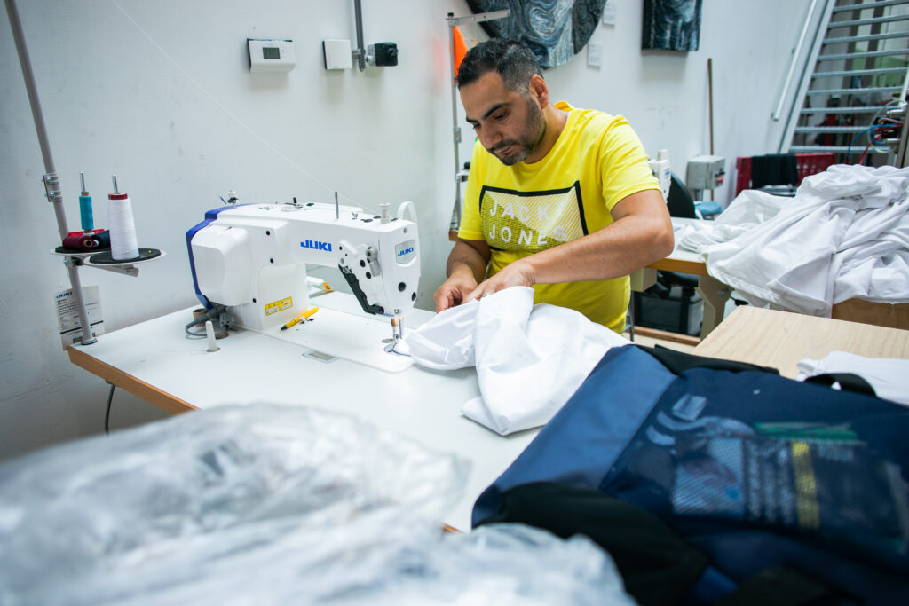 MakerFaireRome's tweet photo. United Repair Centre: 300,000 clothing repairs per year, saving one million kilograms of textile waste in order to reduce the negative impact of the textile industry which is responsible for the 10 % of global CO2 emissions.
Learn more https://t.co/3GrTUje1zI
#sustainablefashion https://t.co/ki1aYYHx1U