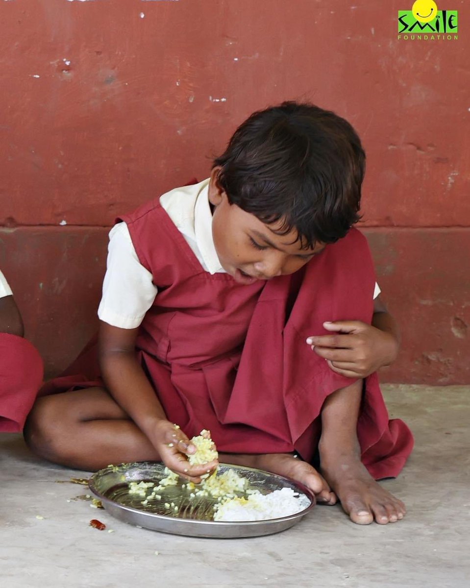smilefoundation's tweet photo. At Smile Foundation's Mission Education Centres across India, emphasis is laid on providing nutritional support in addition to education of children from less privileged families.
To join hands, please visit: https://t.co/KR0TdN6US6
#nutrition #PlateHalfFull https://t.co/ECnUMrVCCc