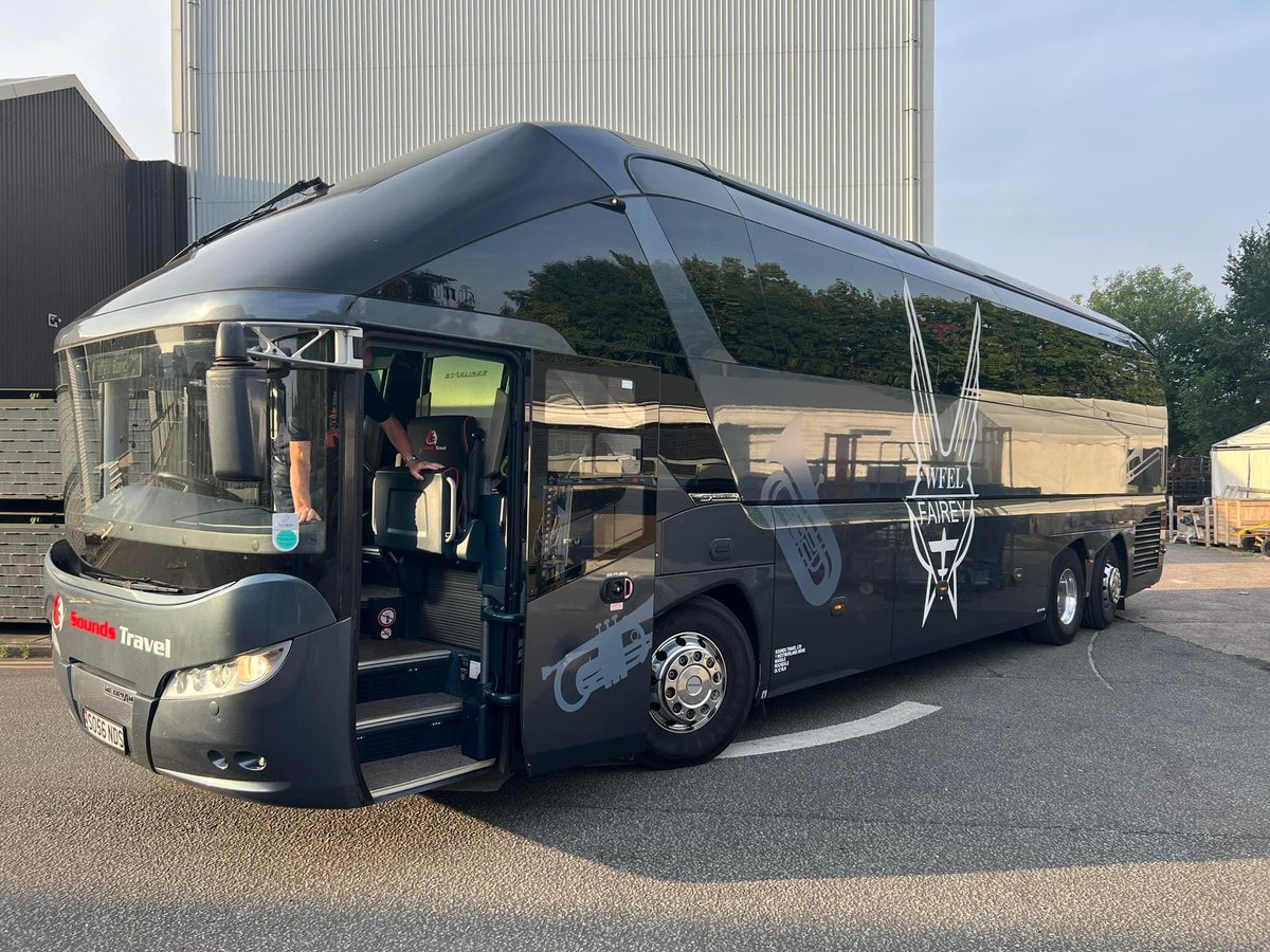 TheFaireyBand's tweet photo. Early start today for our concert at @TheMaltings Berwick upon Tweed. We’re also sporting our new coach livery 😍 @soundstraveluk @WFEL_bridges #brassbands #livemusic #coollivery https://t.co/ZyfTVftRWH