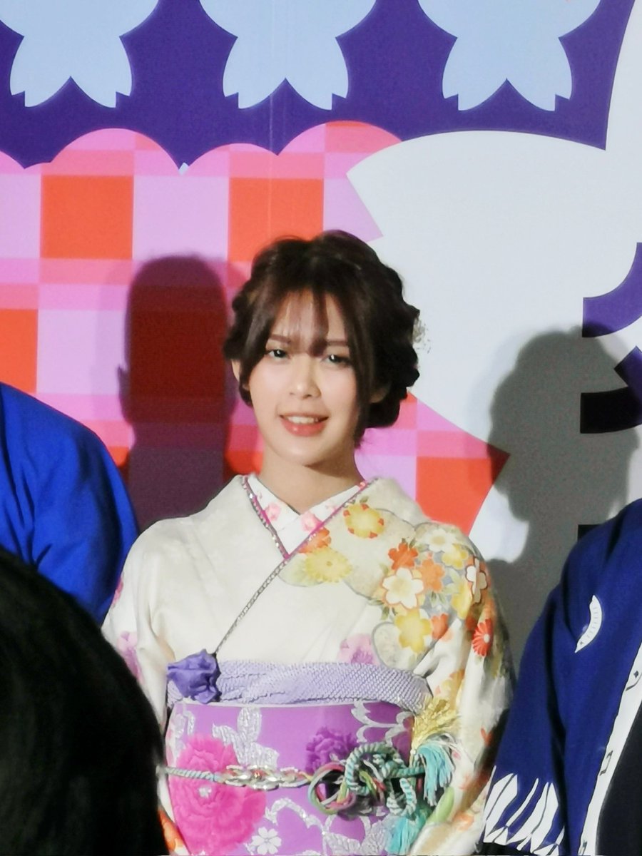 PetiteLittleT's tweet photo. สวยไม่ไหววววว #MobileBNK48 https://t.co/q1zSpfYH1R