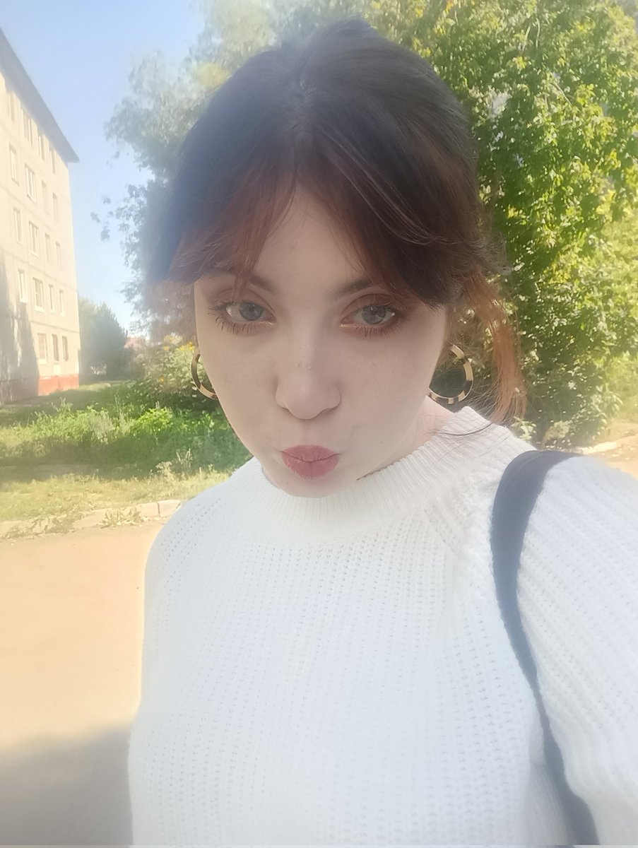 bitchwhoiam's tweet photo. я милашка кто не согласен тот лох https://t.co/XfqJaw4f2U