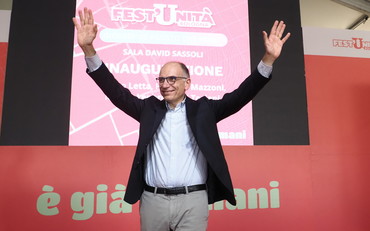 tempoweb's tweet photo. #Reddito, il #Pd vuole estenderlo a più stranieri  https://t.co/mi3fwokgh8 https://t.co/ClkpyZMaSD