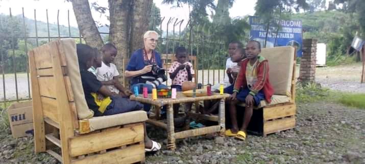 Inuma_inn's tweet photo. Inspired by our new exhibit, Off the Grid? @Inuma_inn will allow visitors during #KwitaIzina to create their own art designs based on Rwanda culture.

Reserve your spot here at Inuma right at the entrance of Musanze.

@visitrwanda_now 

#Escapetheroutine
#Sustainabledevelopment https://t.co/tTxlBjouGu