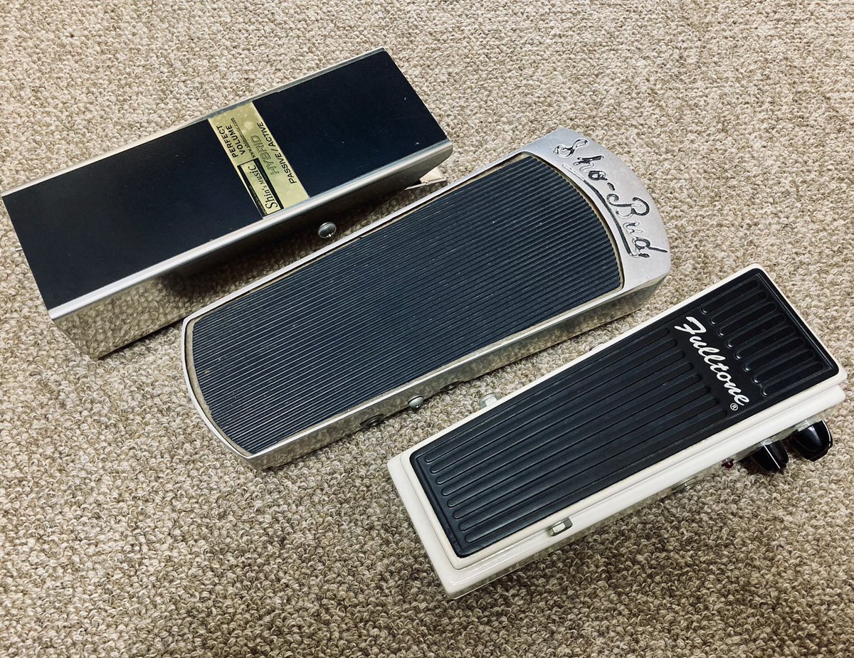 ishiitakayuki's tweet photo. 実家にて「思い出の品」発掘3

スタジオ仕事やモダーン今夜のライヴでよく活躍してくれたワウとヴォリュームペダル。
Sho Bud はたぶん高校生くらいから使っていたはず。

#shobud #fulltone shin’smusic #perfectvolume #larrycarlton https://t.co/6TsRUU3gfb