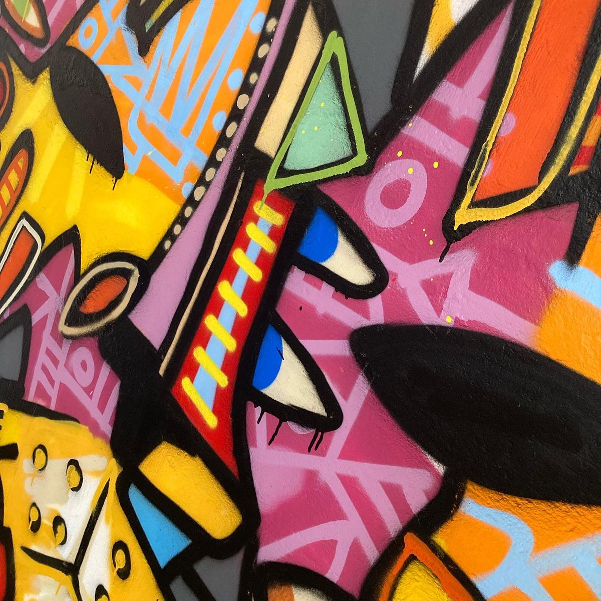 WhenIDecorate's tweet photo. Yesterday small person and I went to the latest wonderful @Ldncallingblog street art open day on top of the Blenheim shopping centre in #Penge. The light was great for it yesterday too ❤️🌈❤️
#ldncallingblog #pengestreetart #colourmakesmehappy #colourandpattern #se20 https://t.co/Xg1PsIxSot