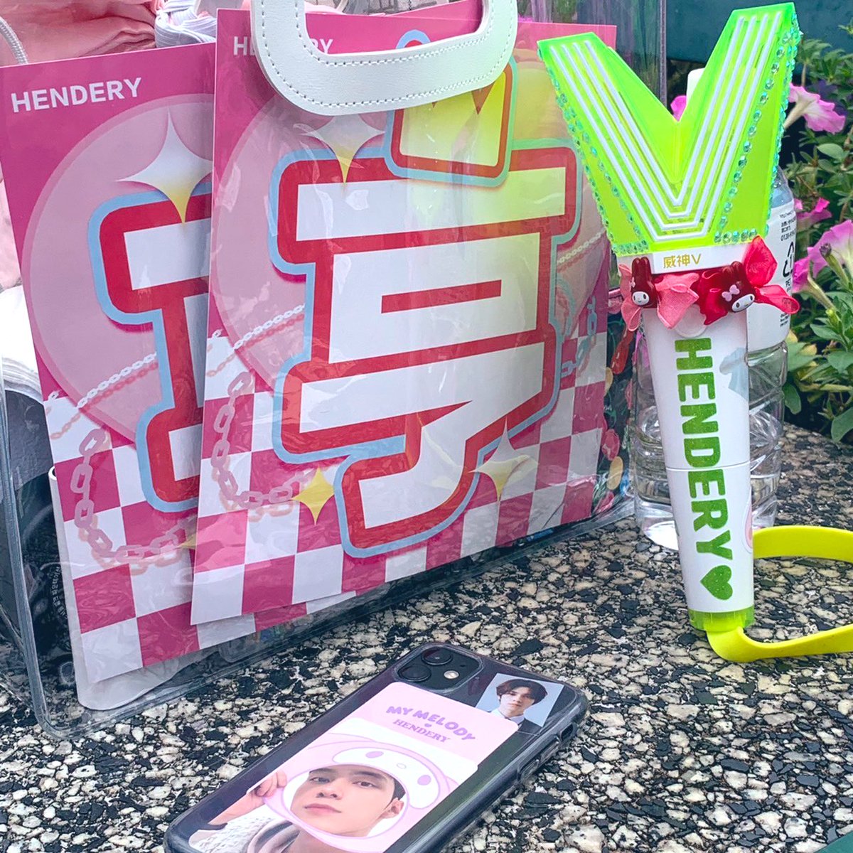<a href="/CHINAHenderyBar/">黄冠亨·StandByHendery</a> 

謝謝💚🦄💗
