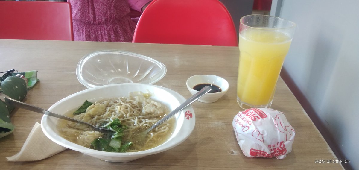 jadinejes's tweet photo. Cold noodle soup
no tissue
asks the crew but no reply
poor service 
#chowkingphilippines
#chowkingrobinsonsmarasbaras https://t.co/A80n0cMJ2s