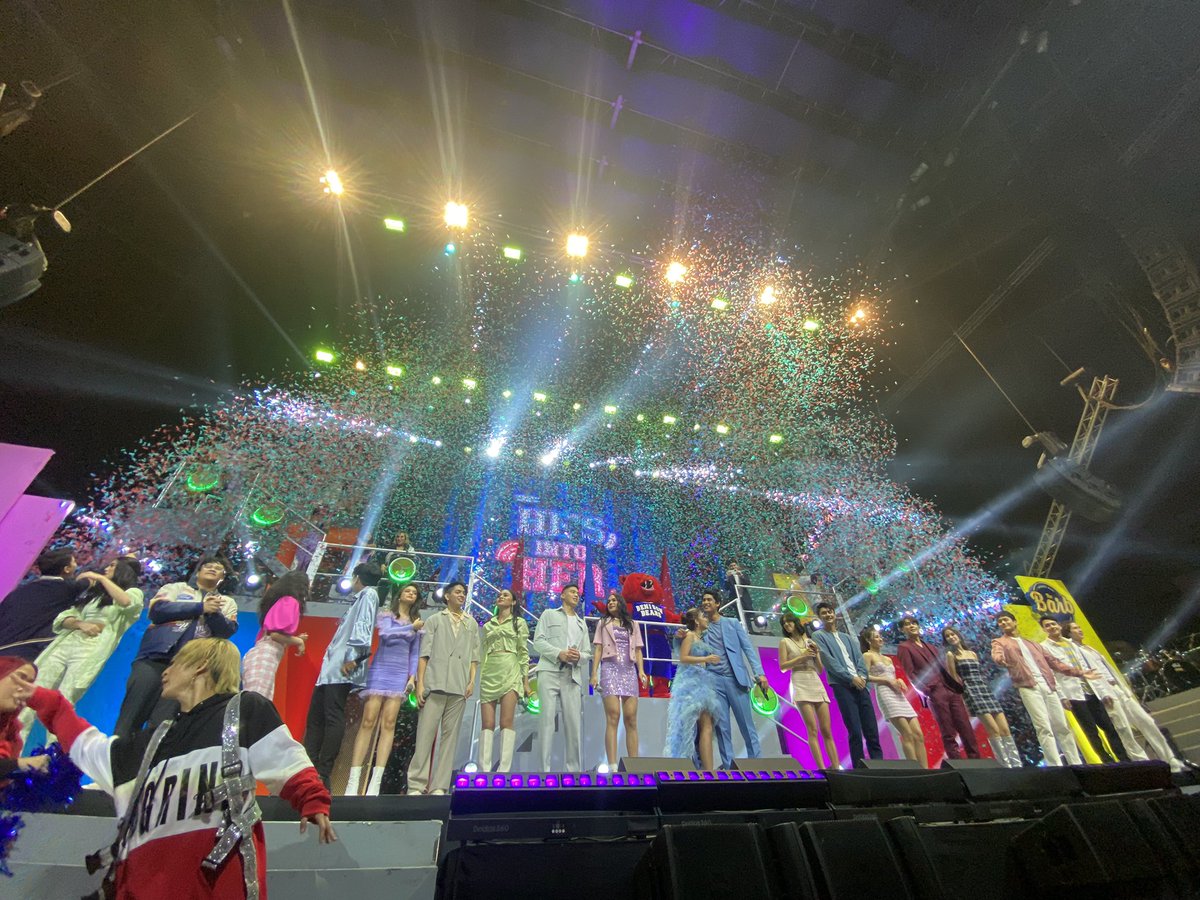 ptrshrgdn's tweet photo. WE HAVE COME TO AN END. 🥹💙♥️

labas lahat ng umiyak kagabi. #HIHAllAccessConcert https://t.co/lS3s9sKdyj