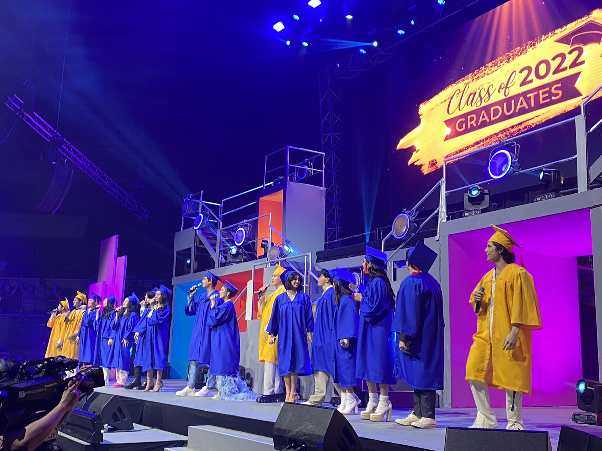 ptrshrgdn's tweet photo. WE HAVE COME TO AN END. 🥹💙♥️

labas lahat ng umiyak kagabi. #HIHAllAccessConcert https://t.co/lS3s9sKdyj