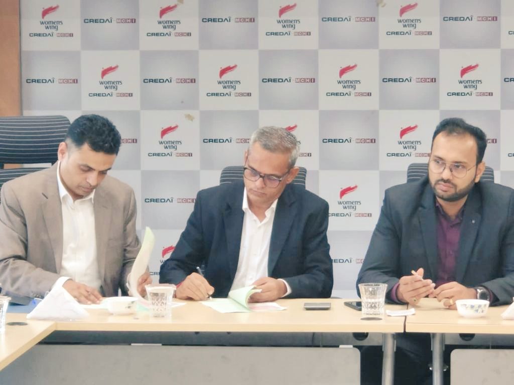rera_welfare's tweet photo. A Memorandum of Understanding (MoU) was signed between RPWA &amp; CREDAI MCHI  on 26th Aug 2022, for knowledge sharing and other enlightening programs on RERA between the two organizations. The MoU was signed by Sh ASHWIN SHAH , President, RPWA &amp; Sh Keval Valambhia  ,COO https://t.co/hwHPIR7Ob2