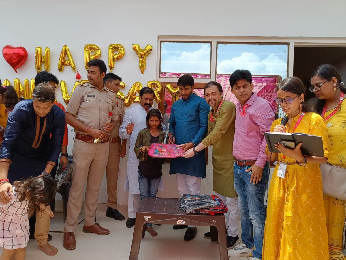 AroraSumit09's tweet photo. Congratulations to all the members of our esteemed NGO @Nirantarprayaas for 2nd anniversary celebratations.Special thanks to @Sanjaybalibjp bhaiya for gracing the occasion & support.Feels nice to see happy faces of small kids for whom team is working tirelessly. @dr_maheshsharma https://t.co/SSaxFlmNm7