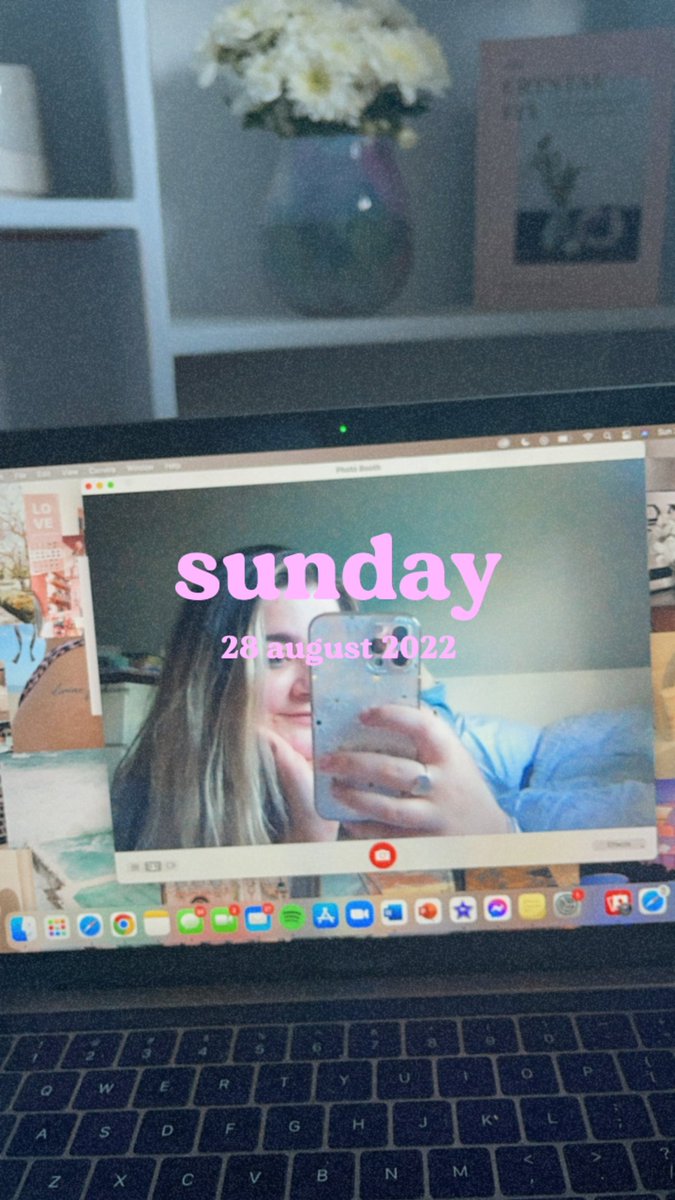 madigraceblog's tweet photo. a picture of a picture? https://t.co/uSyQPQFPn6