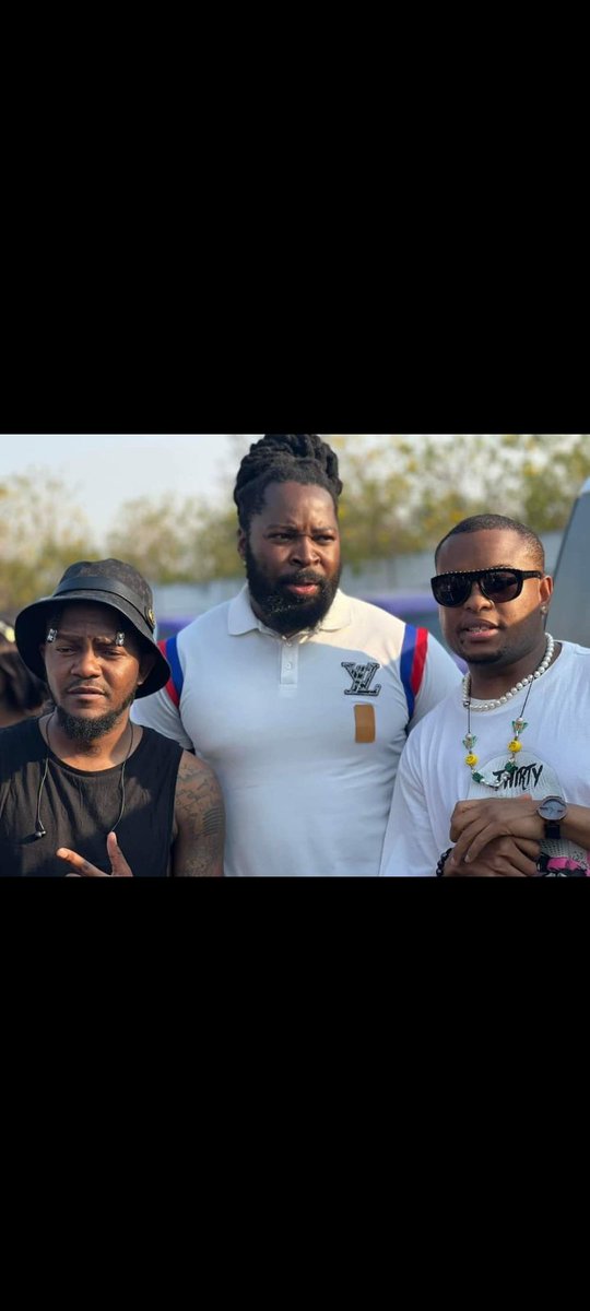SirCliffords's tweet photo. #OmegaFreestyle
#BigZulu
It's nothing buh love https://t.co/S8IY9al4iu