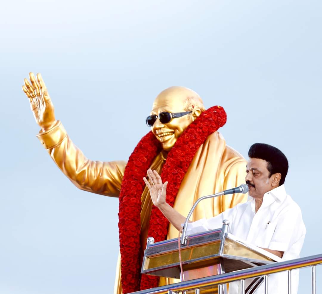 Udhaystalin's tweet photo. கழகத்தை வலுப்படுத்தி, எதிர்கொண்ட தேர்தலில் எல்லாம் வெற்றிகொண்டு, முத்தமிழறிஞர் வழியில் திராவிட மாடல் அரசின் சமூகநீதி திட்டங்களால் மக்கள் மனங்களை வென்று, கழக தலைவராக 5-ம் ஆண்டில் அடியெடுத்து வைக்கும் மாண்புமிகு முதலமைச்சர் @mkstalin அவர்களை @dmk_youthwing சார்பில் வாழ்த்துகிறோம். https://t.co/v8m0OJlW0t