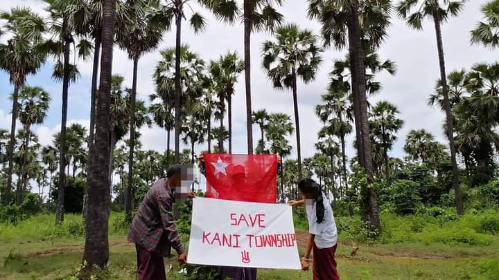 On Aug 28, Kani township Spring Revolution Strike Force led an anti-coup palm strike with banner "SAVE KANI TOWNSHIP" in Sagaing's #Kani township where 25914 locals in 9 village tracts have been fleeing junta offensive,&amp; are in need of help
#2022Aug28Coup
#WhatsHappeninglnMyanmar