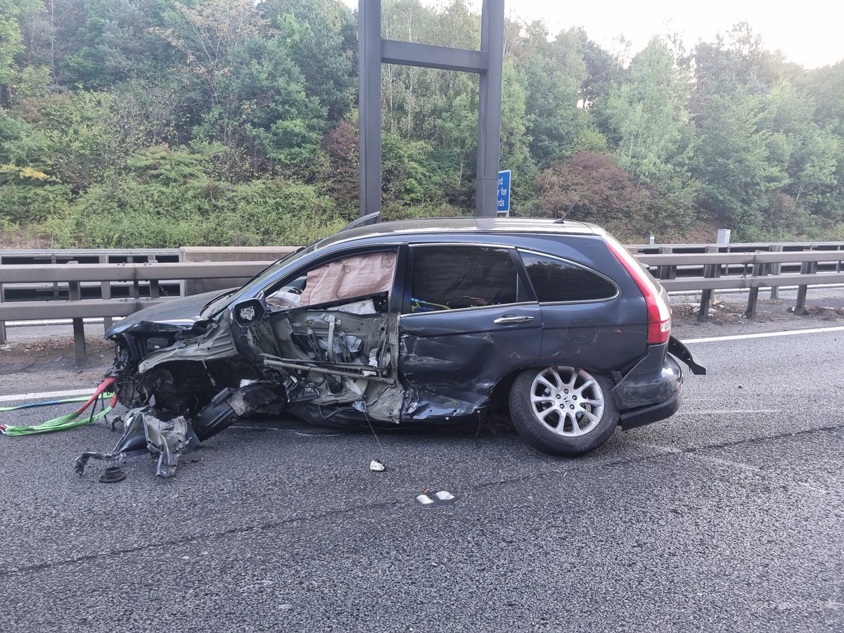 tvprp's tweet photo. The end result of a drink driver who blew twice over the limit on the #M40 this morning...
Surprisingly no serious injuries but officers are now off the road at hospital carrying out impairment tests with the driver.
Don't be selfish... #ItsNotWorthTheRisk
#TTASHIFT
#TMASHIFT https://t.co/wjDhSTczoJ