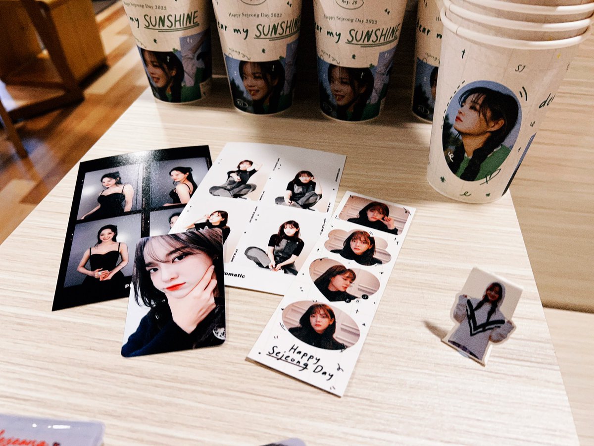 今年也很用心的港站🫰🏽🫰🏽🫰🏽🫰🏽🫰🏽
超漂亮的 見到超大的世正超開心😍😍

#HAPPYSEJEONGDAY
#온세상을_밝혀줄_세정데이