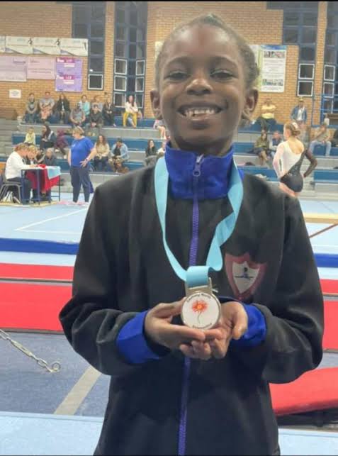 Let's celebrate the duo (KWARA STARS) of badminton, Feranmi Adekunle Aguda &amp; eight-year-old athlete, Adeela Adedeji, both of whom have recently won medals at different international sports competitions.

Pls, RT

1/2