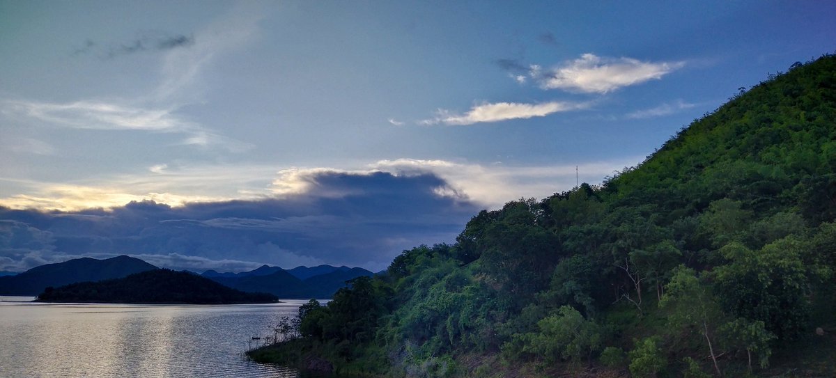 StampPu1's tweet photo. หายไปเที่ยวมา เอารูปสวยๆมาฝาก
พิกัด : เขื่อนแก่งกระจาน ประเทศไทย
#เที่ยวเพชรบุรี
#ททท
#ไปเที่ยวกัน
#STAMPP https://t.co/7sccLciYWx