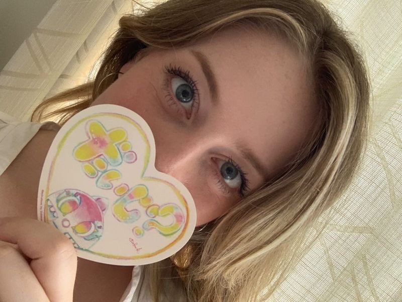 UshimaruSaeki's tweet image. しかも納品してすぐに、英会話でお世話になったエリン先生（ @peta_eri ）が、みやげんさんでシャイニーを見つけたよ！とお迎えされたお写真をくださいました😍
ありがとうございます！
以前キウイコーヒーさんでもシャイニーを見つけてくださって😭✨

今後の英会話イベントも楽しみにしています✨