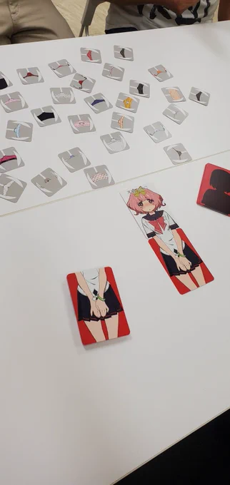 若旦那さんとこの定例ボドゲ会に来てます。これはパンツ当てるゲーム。 
