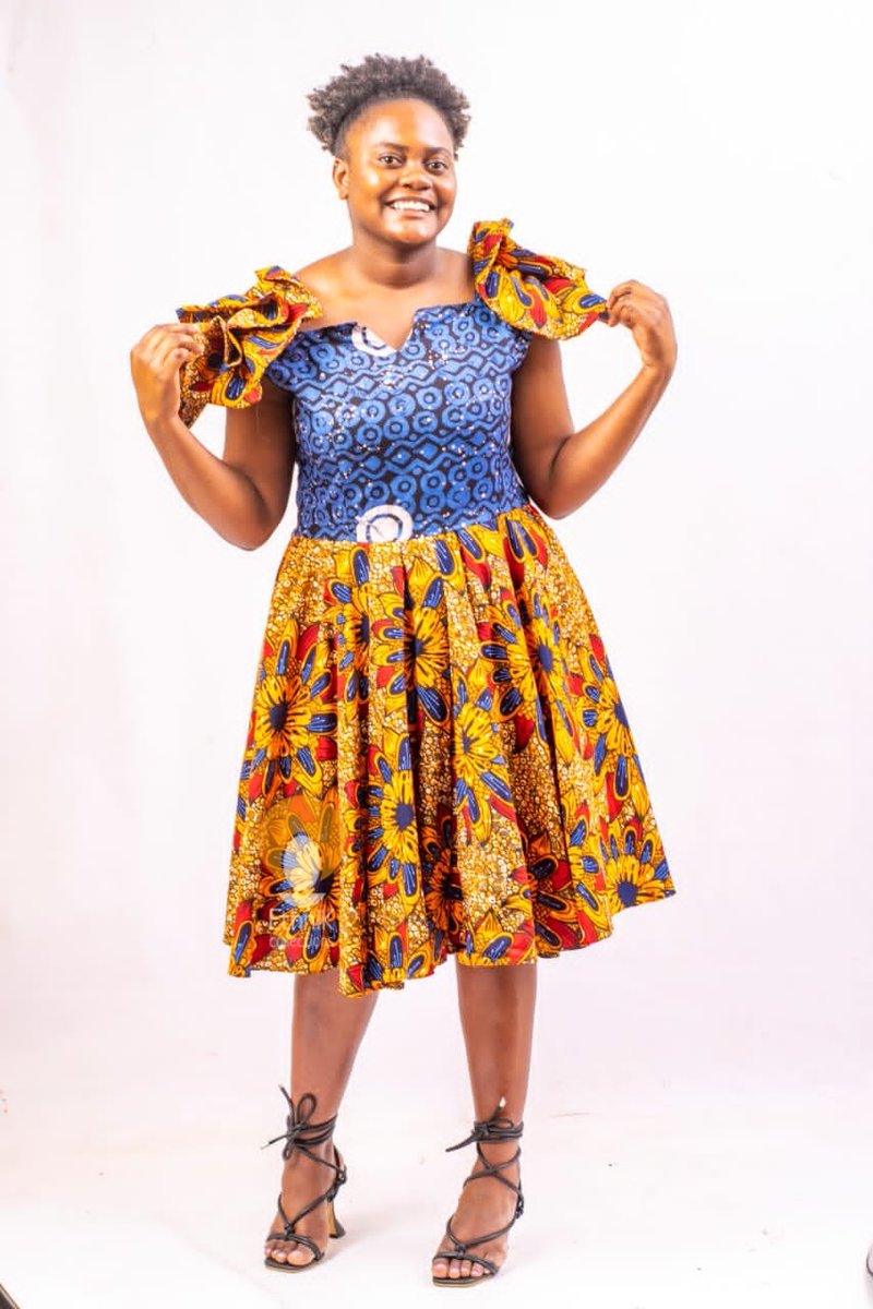 Ethnik_Collect's tweet photo. Clothes are like friends, you need quality and not quantity. We've got the quality you looking for in Rudo (dress) made from 100% Cotton hand dyed Batik blended with  an exclusive African Print.

Order Rudo on https://t.co/mpECi8w7OV or order a custom made dress

#ByoZimbabwe https://t.co/zEQ0yXV2AK
