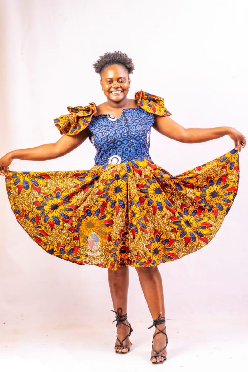 Ethnik_Collect's tweet photo. Clothes are like friends, you need quality and not quantity. We've got the quality you looking for in Rudo (dress) made from 100% Cotton hand dyed Batik blended with  an exclusive African Print.

Order Rudo on https://t.co/mpECi8w7OV or order a custom made dress

#ByoZimbabwe https://t.co/zEQ0yXV2AK