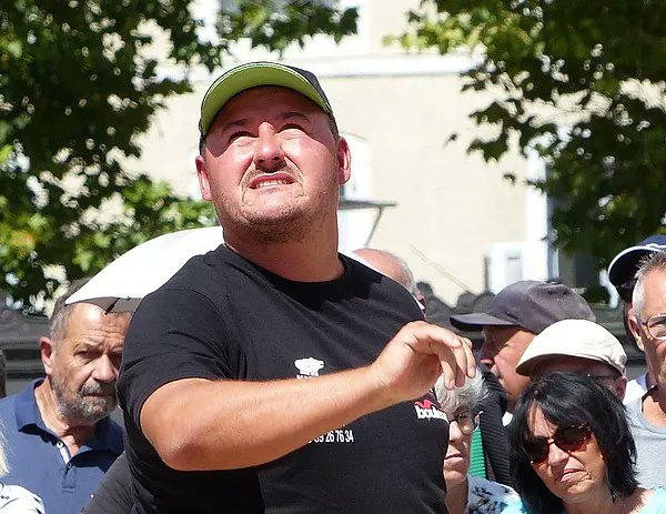 boulistenaute's tweet photo. “Malbec en patron - Kevin Malbec s’est imposé ce soir dans le National tête-à-tête du Puy en Velay, à l’issue d’une compétition où il n’a jamais cessé de monter en puissance...” VOIR https://t.co/rc98DxZqia
#петанк #페탕크 #เปตอง #petank #boulesdepetanque #bouledepetanque https://t.co/w4rN022TeJ